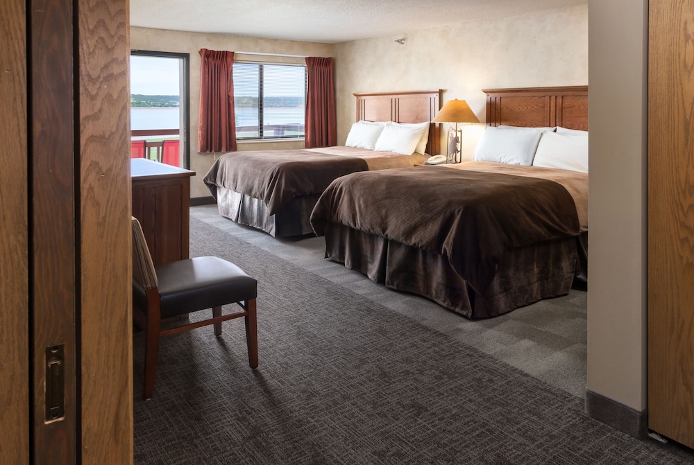 Standard Room, 2 Queen Beds, River View (2nd Floor Riverside Two Queen Guestro) - Photo 4