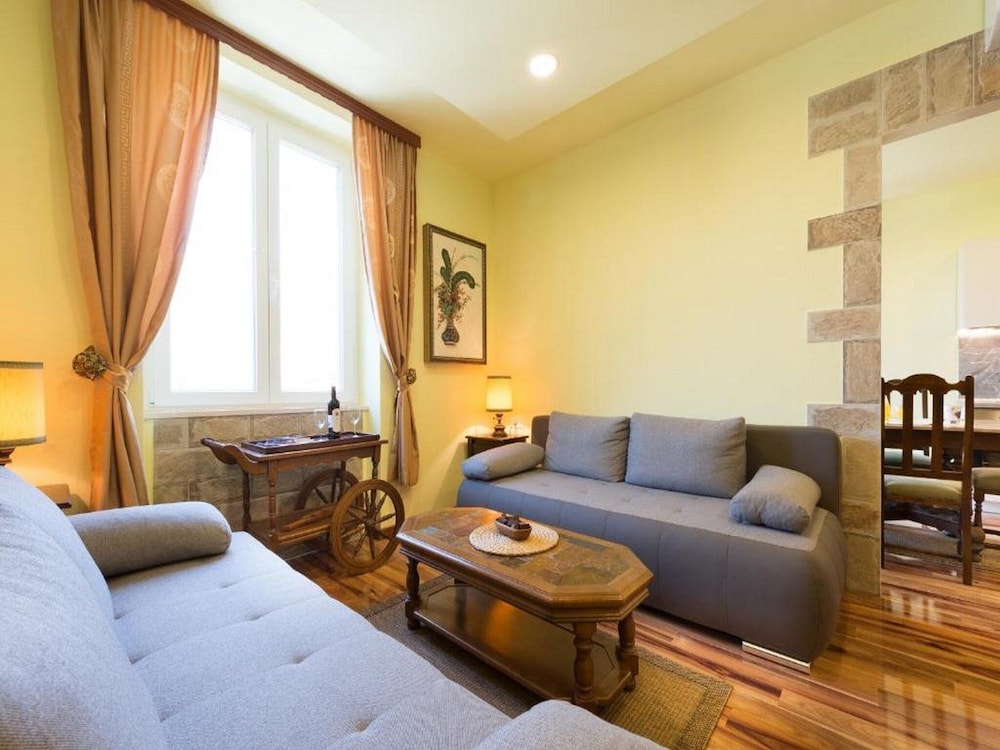 Apartment (Deluxe One Bedroom Apartment With Ter)