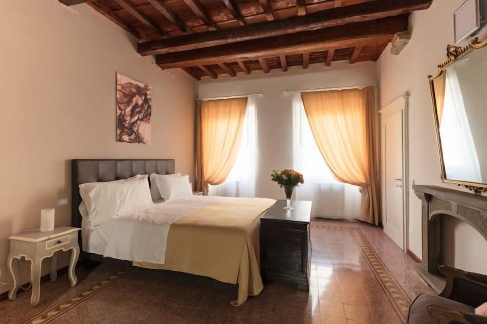 Deluxe Room, 1 Bedroom, City View photo 2