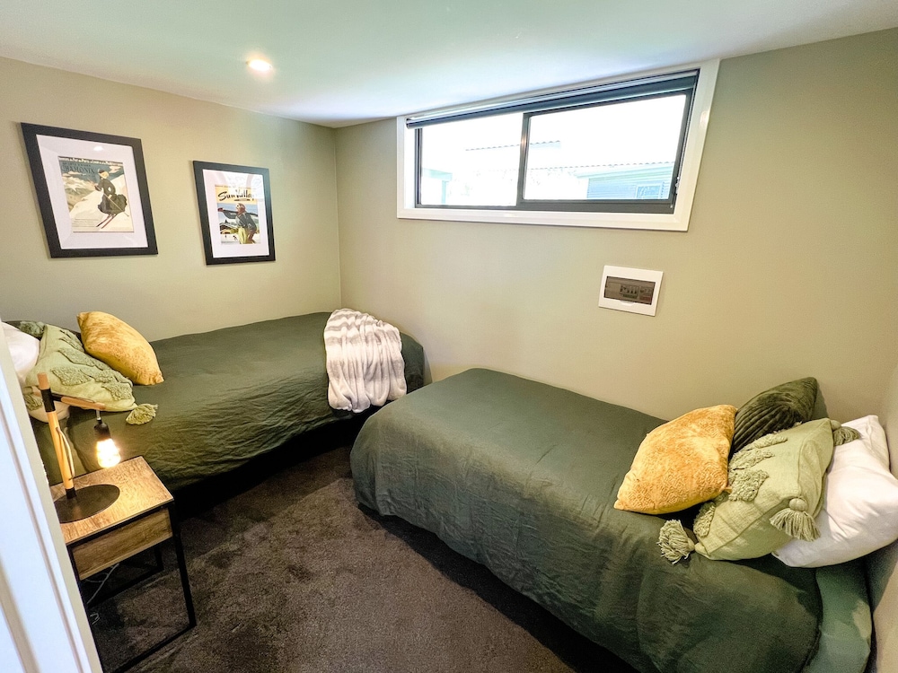 Luxury Apartment, 2 Bedrooms, Mountain View photo 2