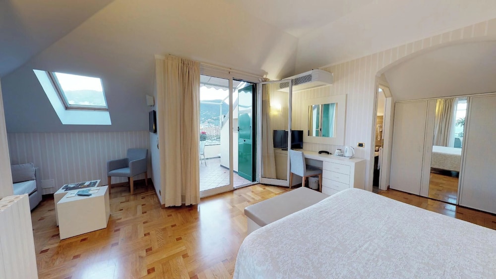 Junior Double or Twin Room (4 pax) photo 2