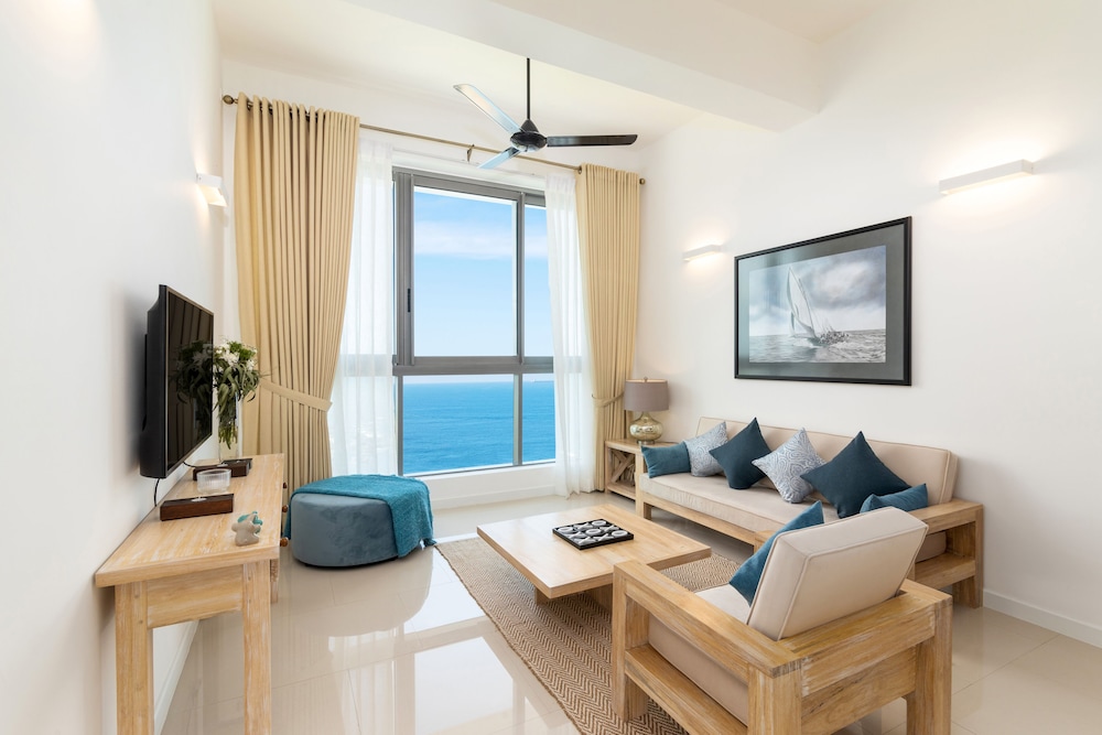 Standard Apartment, 2 Bedrooms, Kitchen, Pool View photo 3