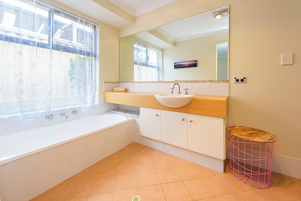 Comfort House, 3 Bedrooms, Non Smoking, Garden View photo 3