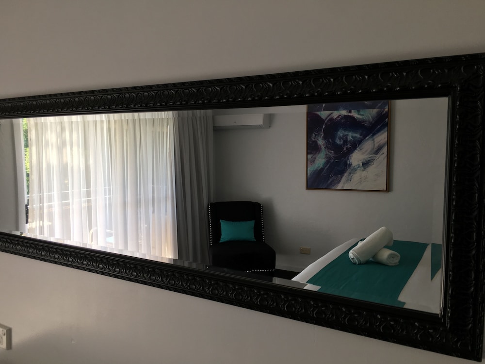 SC Suite Waterview photo 2
