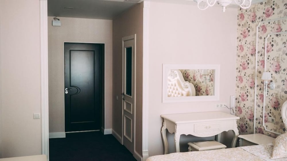 Honeymoon Room photo 3