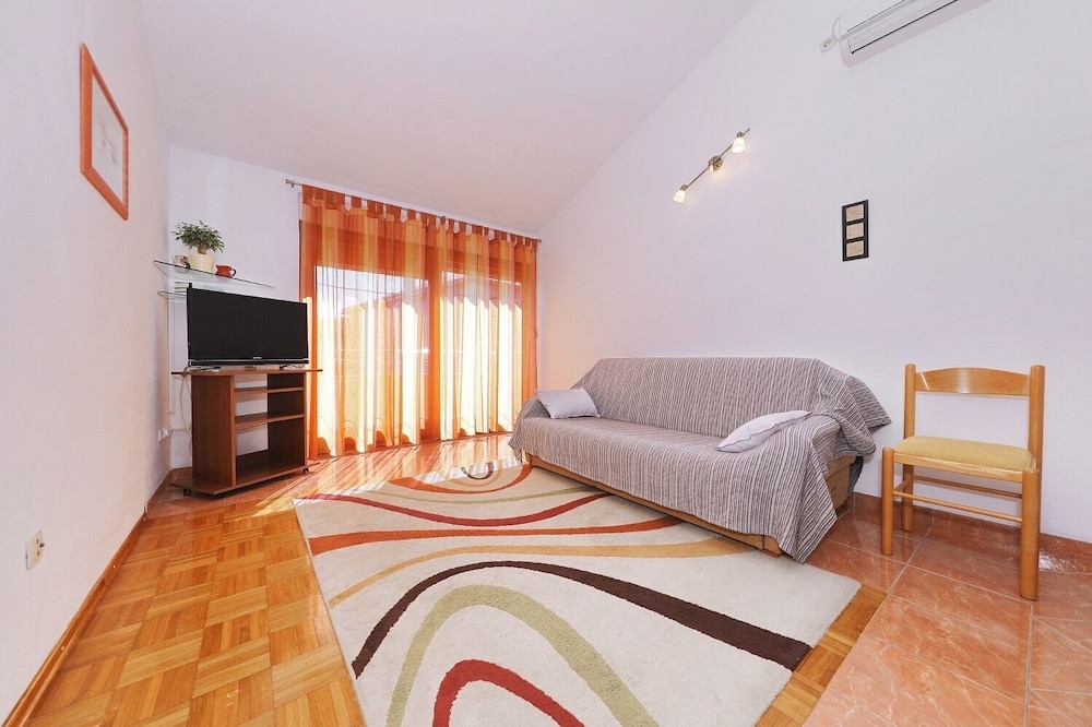 Apartment (Buga - close to the beach & comfortab)