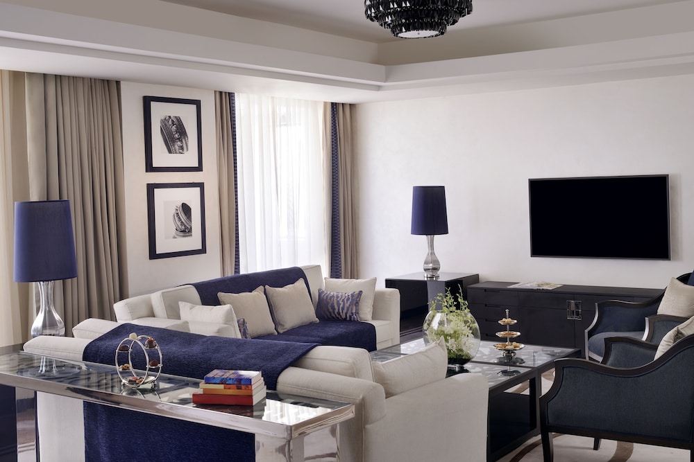 Suite, 1 Bedroom, Smoking, City View - Photo 4
