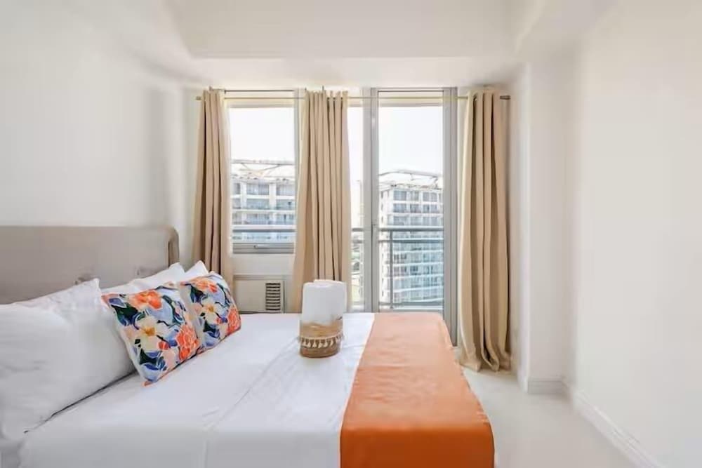 Family Apartment, 2 Bedrooms, Beach View, Beachfront photo 1