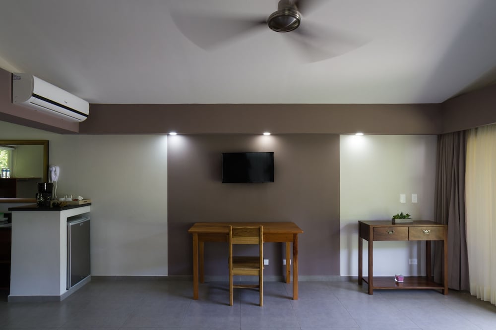 Deluxe Double or Twin Room photo 3