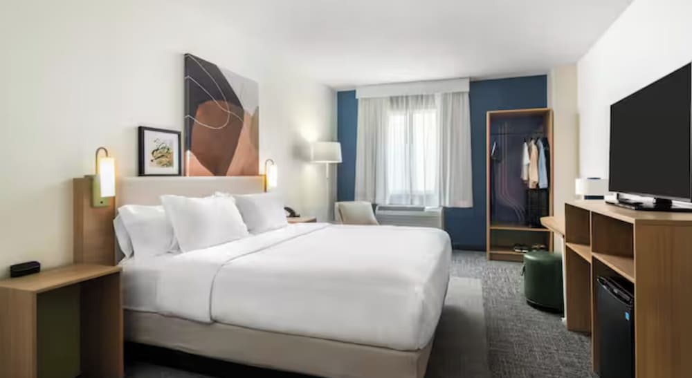 Room, 1 King Bed, Accessible (Mobility & 3x3 Shower) - Photo 1