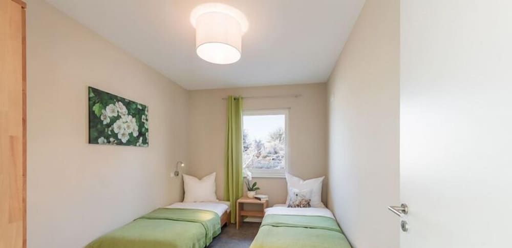House, 2 Bedrooms photo 2