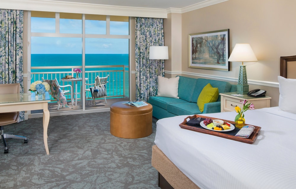 Room, 1 King Bed, Balcony, Oceanfront - Photo 2