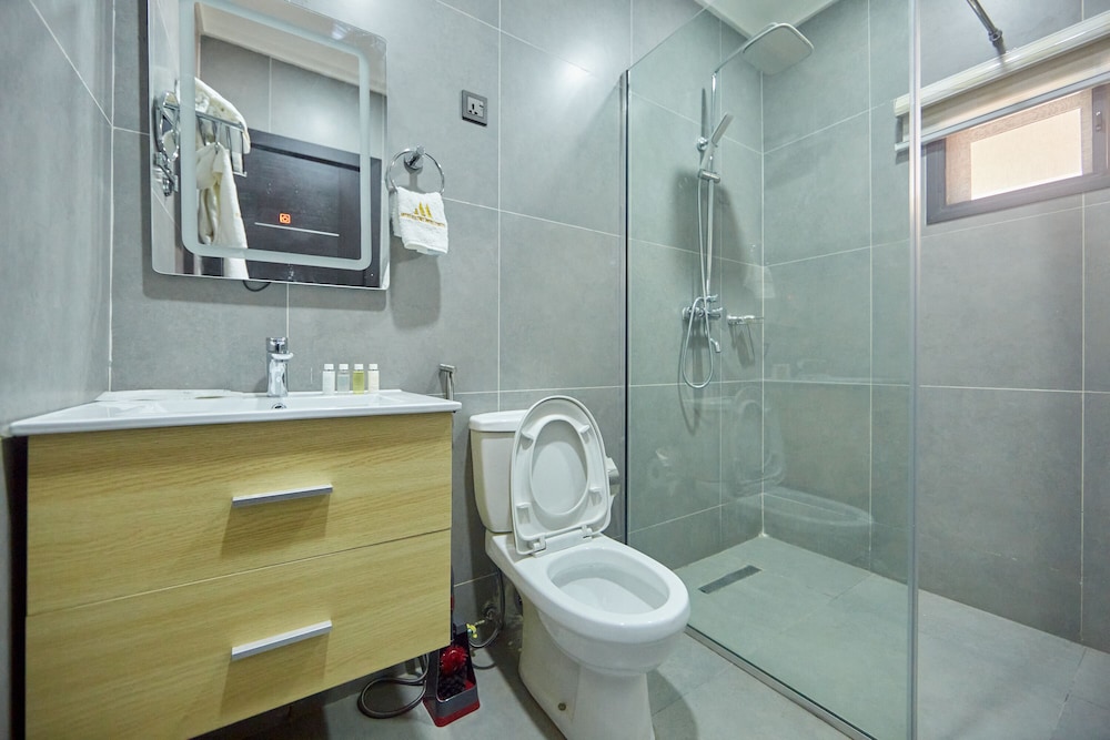 Deluxe Room - Photo 9