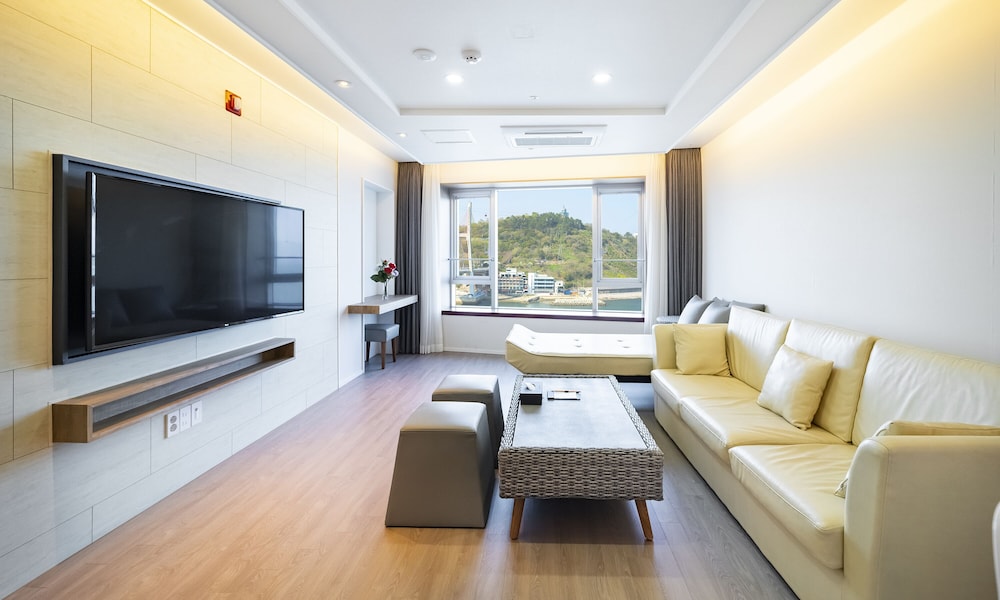 Presidential Suit Ocean1 (Free infinity pool, Cruise Special Discount)
