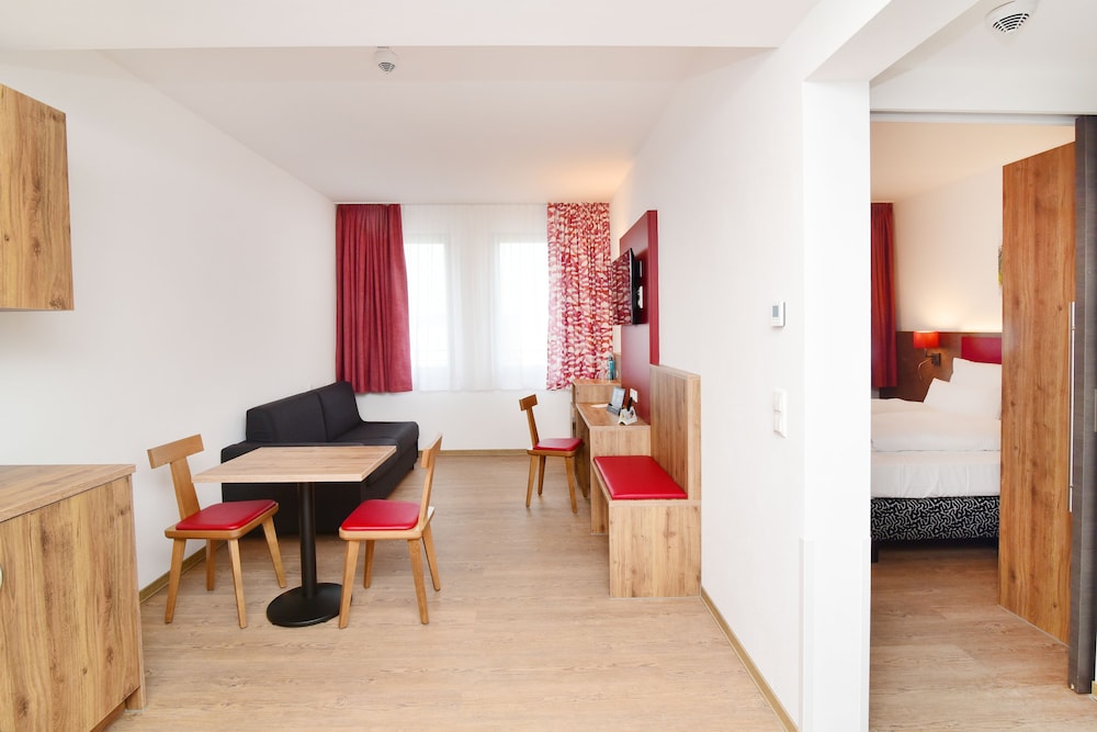 Apartment (Plus) photo 3