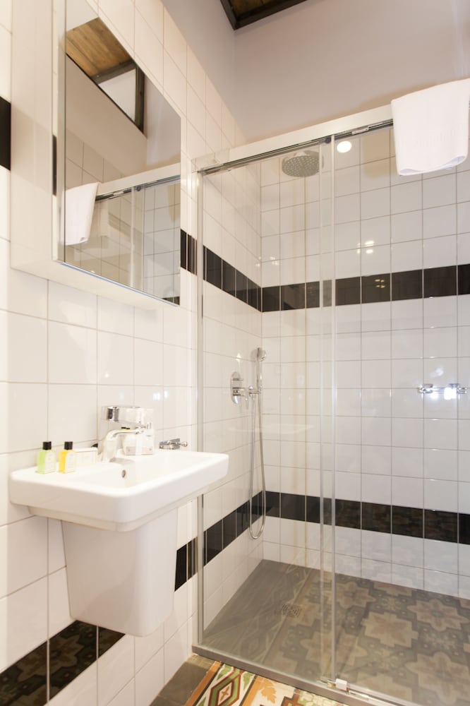Classic Double Room, 1 Queen Bed, City View - Photo 14