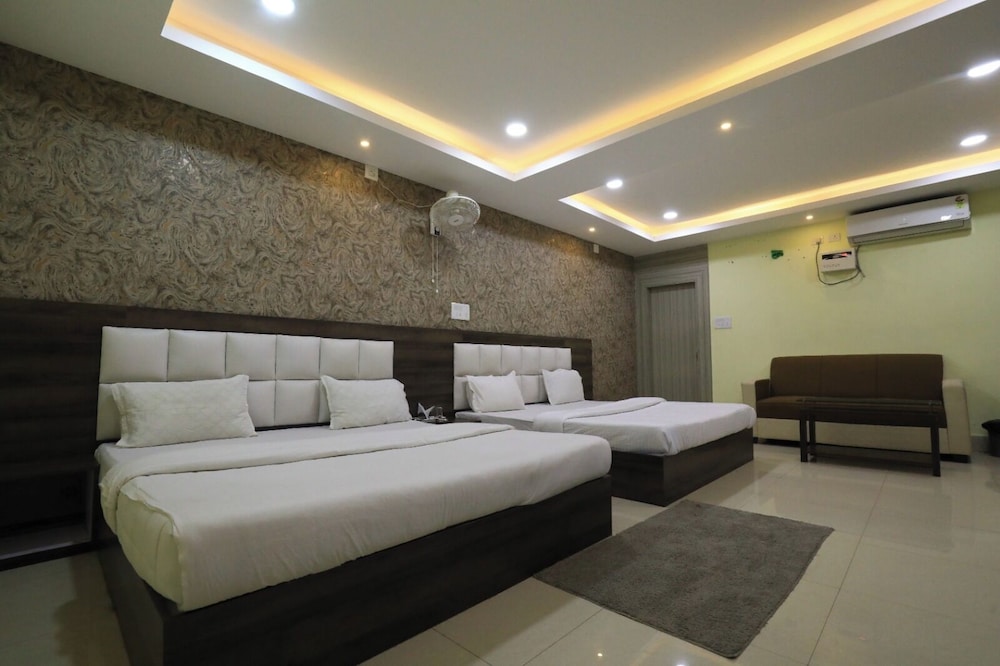 Superior Double Room, City View