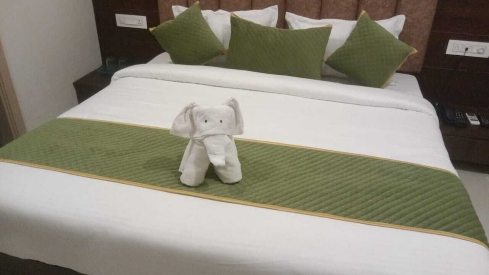 Deluxe Room - Photo 6