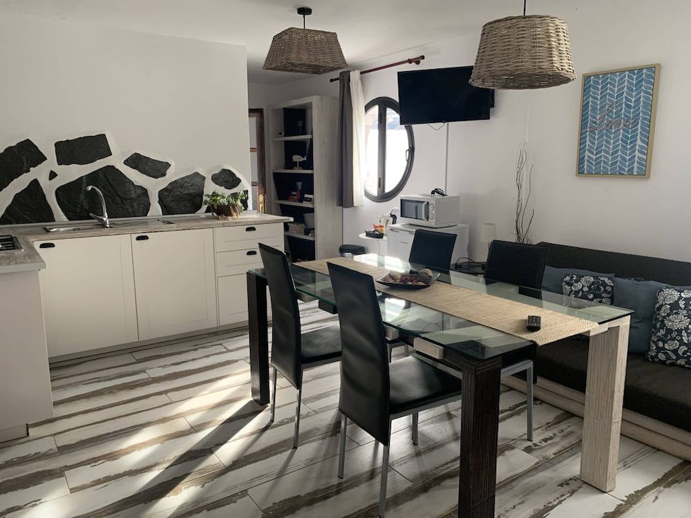 Deluxe Suite, Multiple Beds, Kitchen, Ground Floor