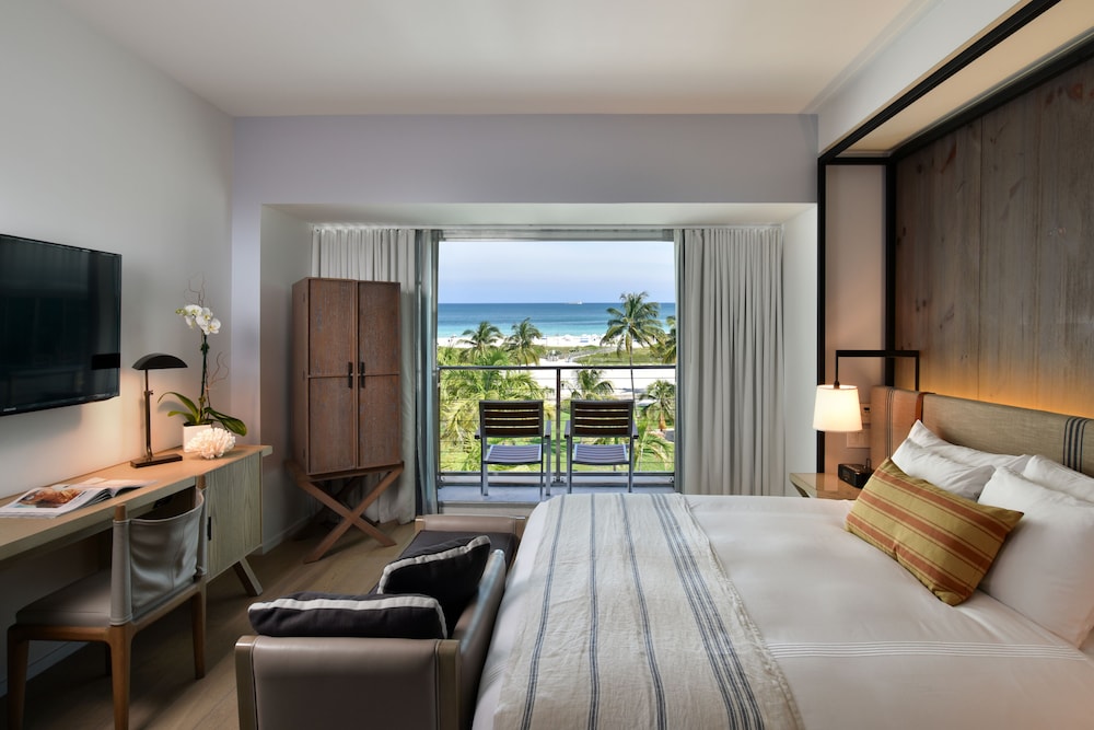 Deluxe Room, 1 King Bed (ADA) - Photo 1