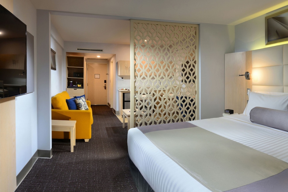 Junior Single Room, 1 King Bed with Sofa bed