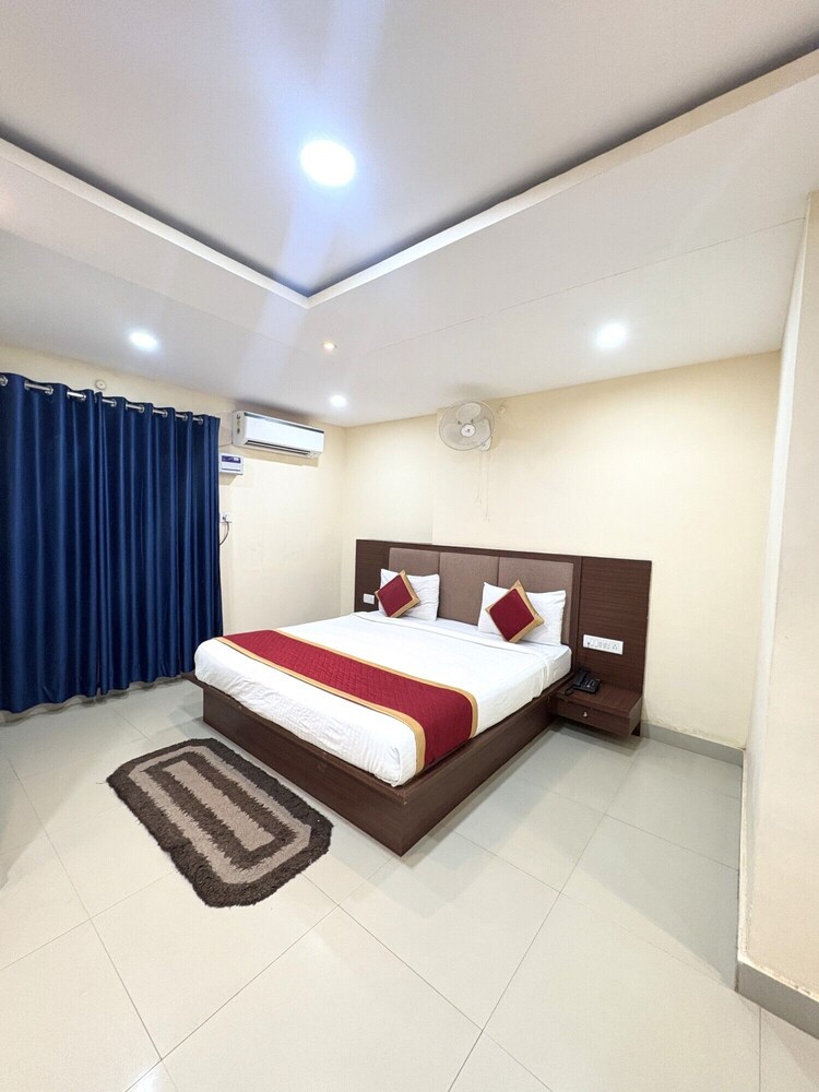 Standard Double Room, City View