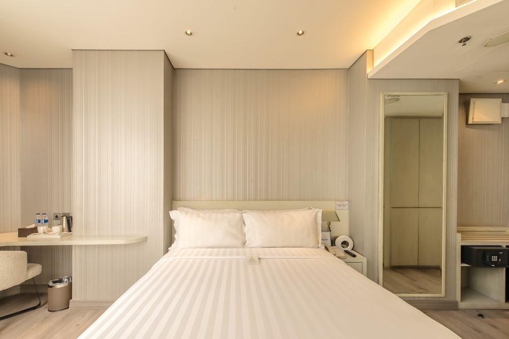 Deluxe Hollywood - Joining Double Bed photo 2