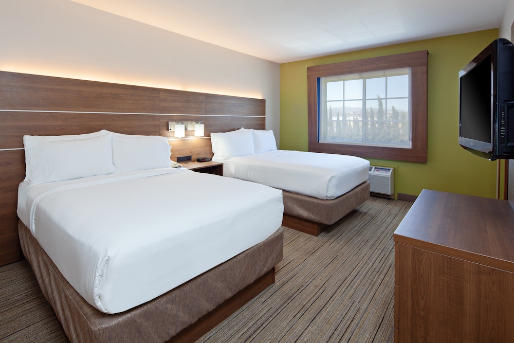 Suite, Multiple Beds - Photo 2