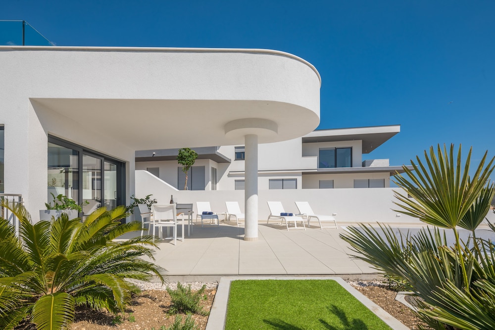 Luxury Apartment Nautica with Pool I photo 2