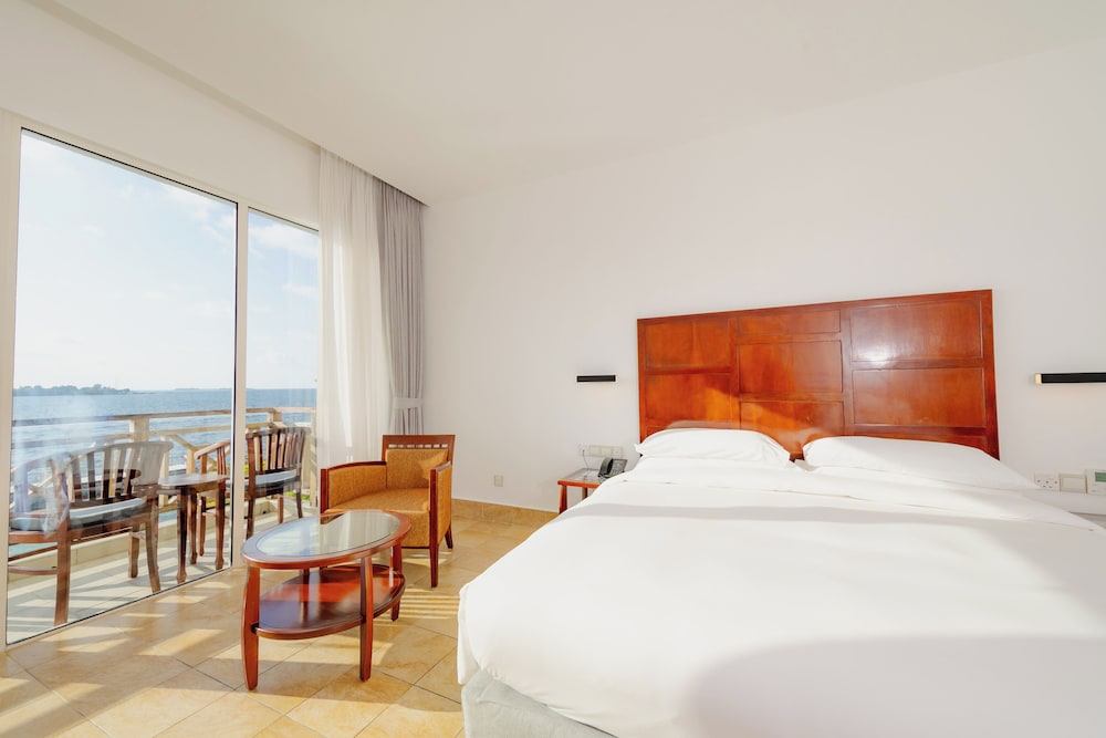 Deluxe Sea View King Bed - Photo 5