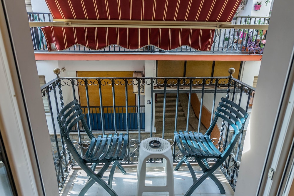 Superior Double or Twin Room (annex building) - Photo 8