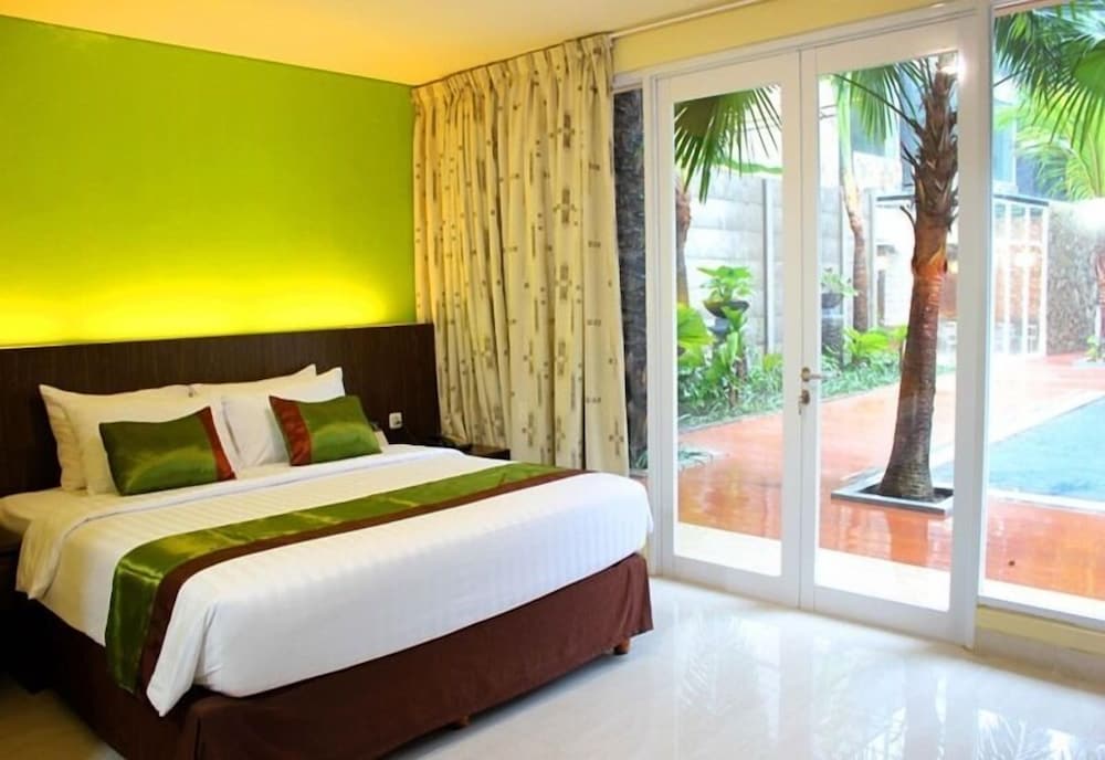 Deluxe Double or Twin Room, 1 King Bed, Non Smoking, Pool View