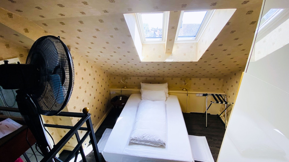 Basic Single Room