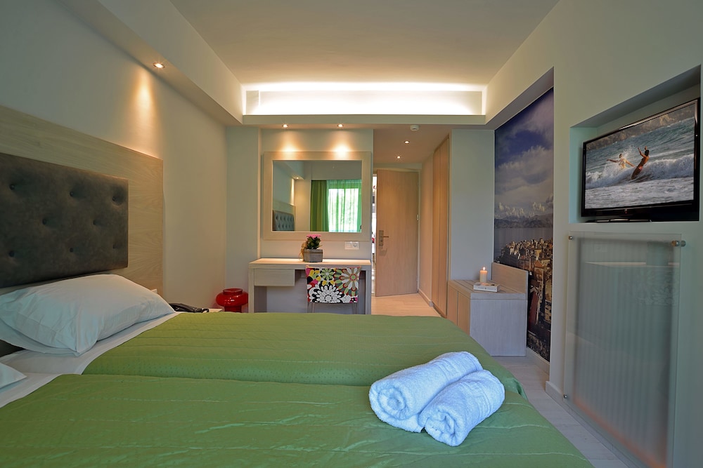 Standard Room, 2 Twin Beds, Non Smoking photo 2