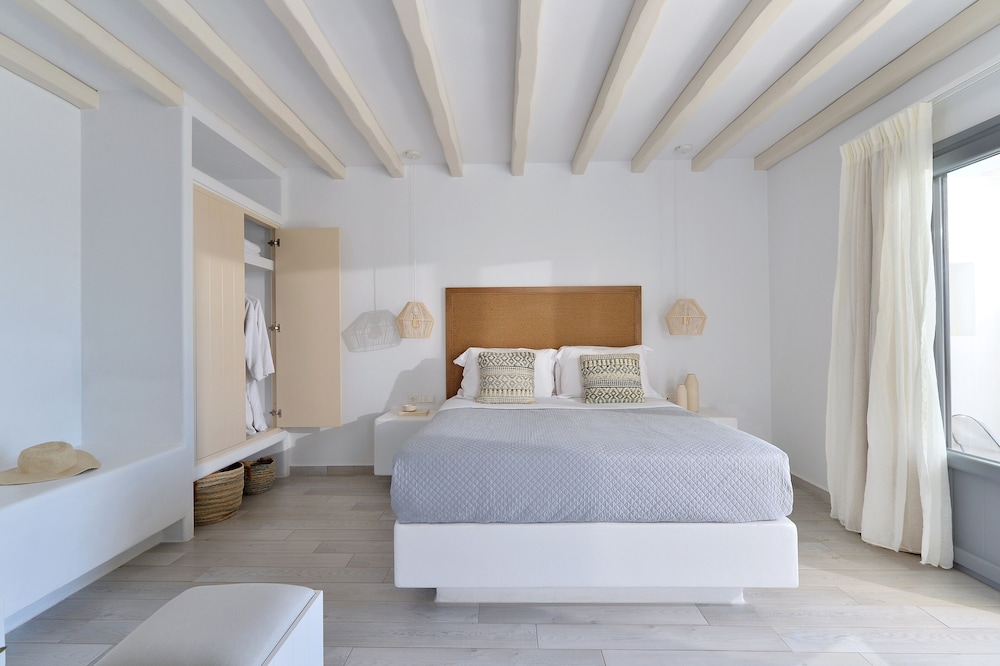 Suite, Jetted Tub, Sea View photo 2
