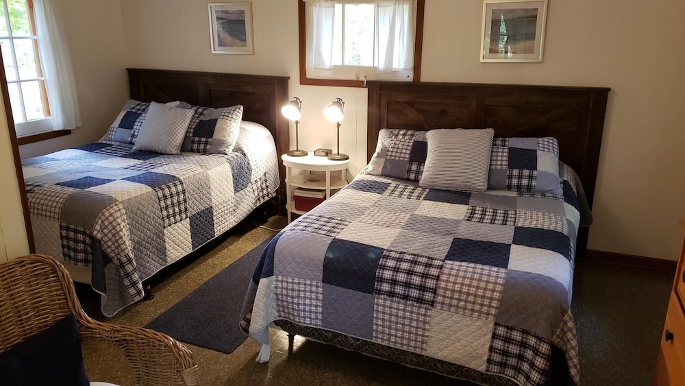 Standard Cabin, 2 Double Beds photo 1