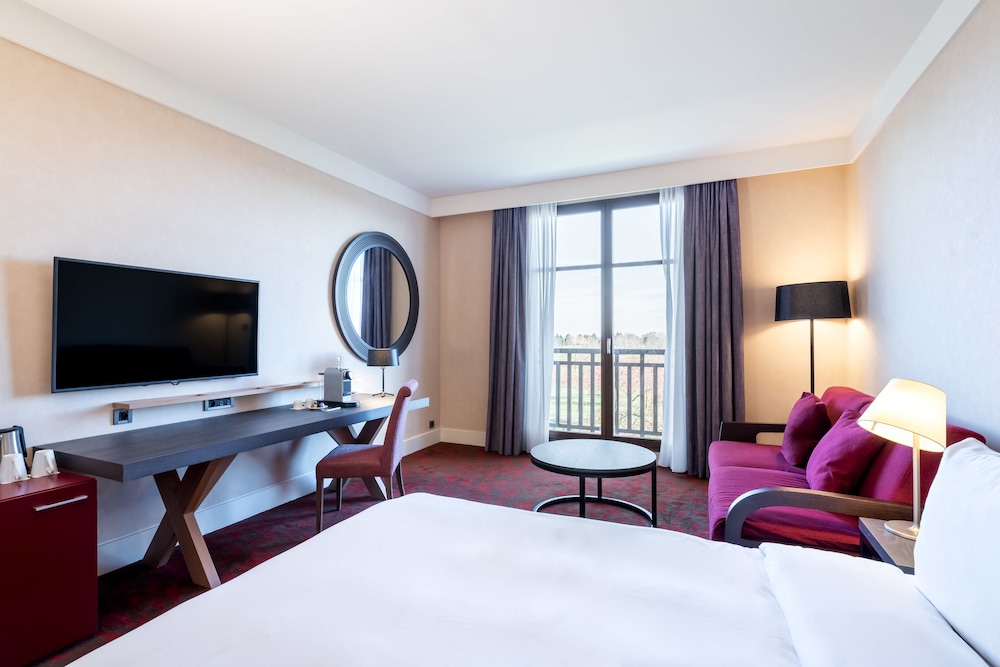 Premium Room, Golf View - Photo 3