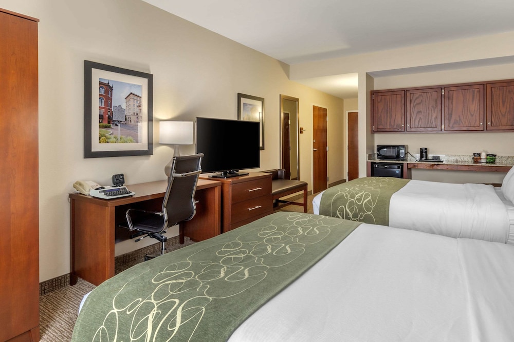 Suite, 2 Queen Beds, Non Smoking - Photo 9