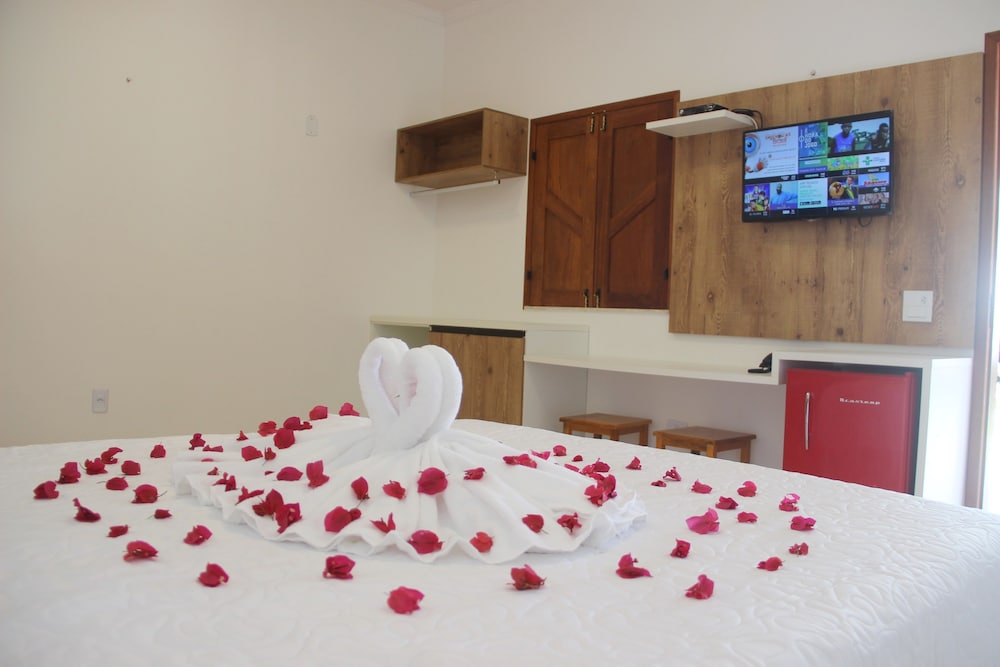 Deluxe Chalet, 1 Queen Bed, Courtyard View photo 3