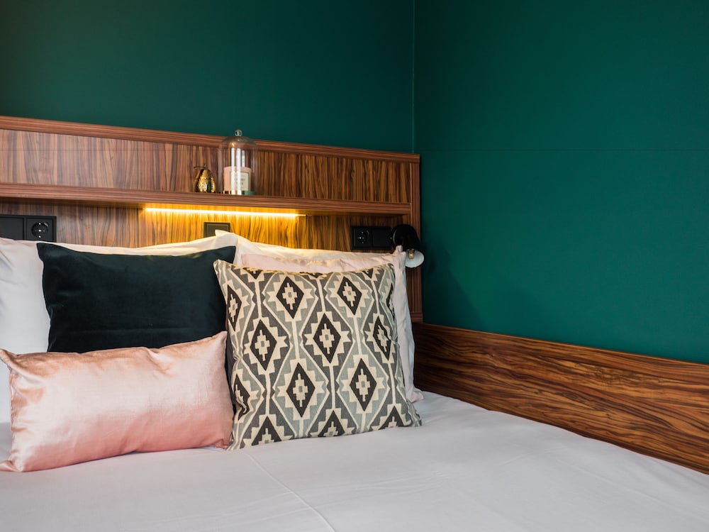 Basic Room, 1 Queen Bed photo 3