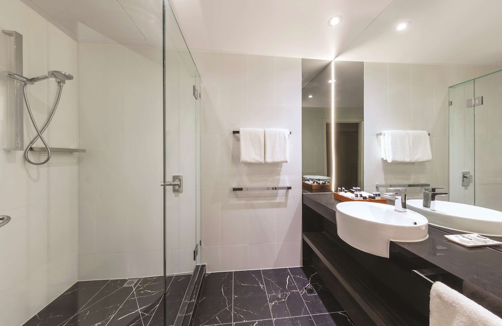 Premier Three Bedroom Apartment - Photo 13