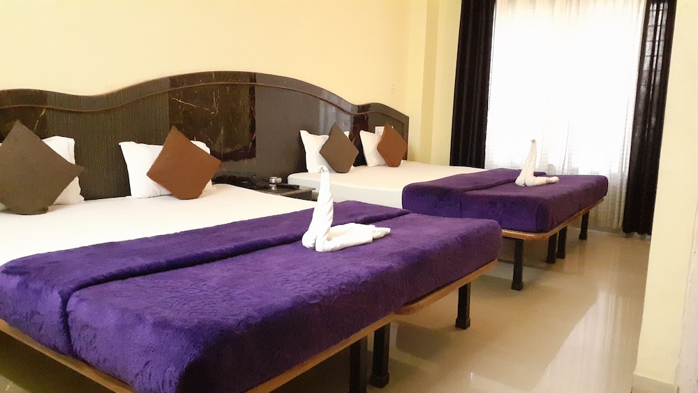 Deluxe Quadruple Room - Photo 1