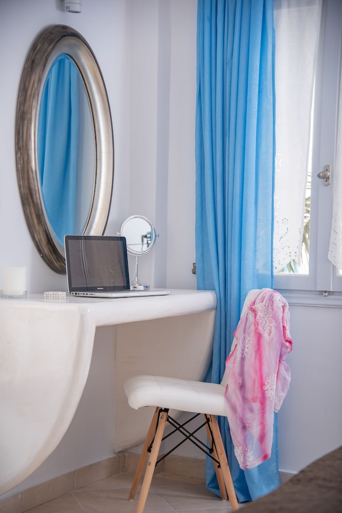 Deluxe Double Room, Pool View - Photo 16