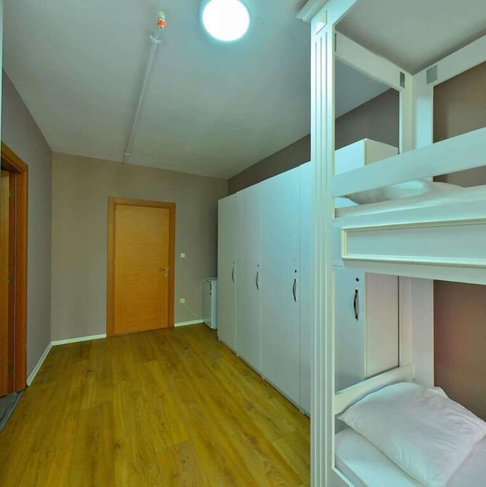 Standard Quadruple Room, Women only photo 3