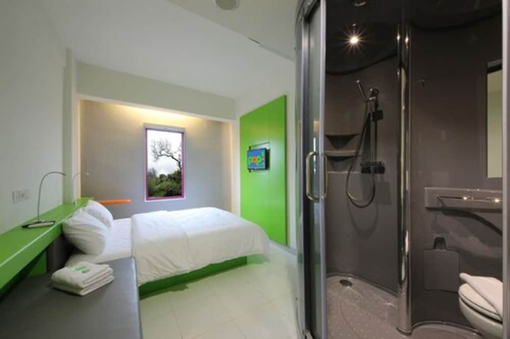 Room (Pop!) photo 3