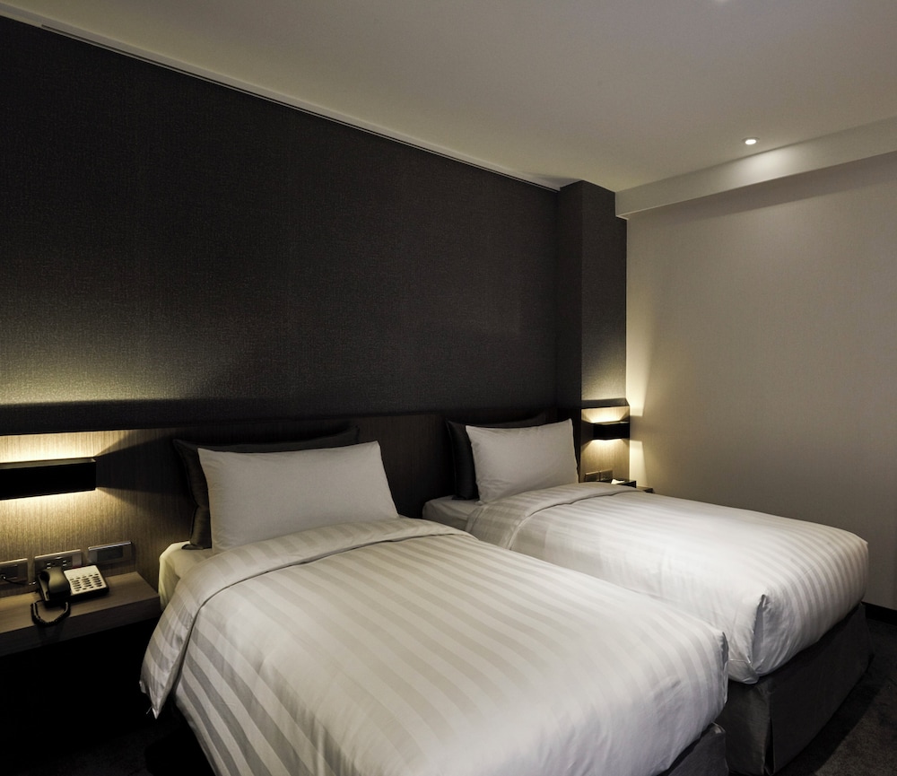 Standard Room, 2 Twin Beds, No Windows