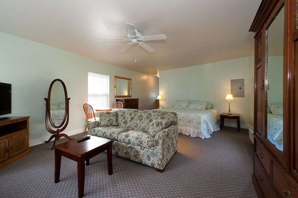 Ocean View Cottage, 1 King, Sofa Bed photo 2