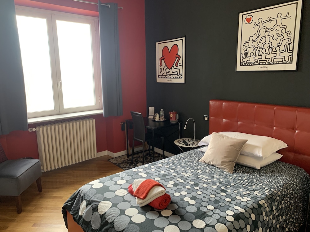 Design Single Room, 1 Large Twin Bed, Pool View photo 2
