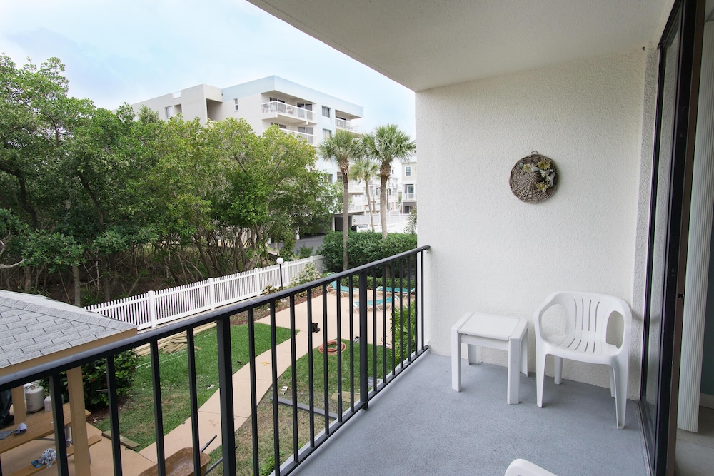 Condo, 2 Bedrooms photo 2