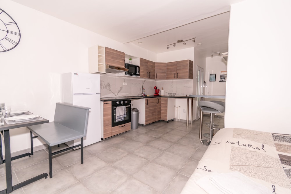 Modern Traveler Apartment - Photo 18